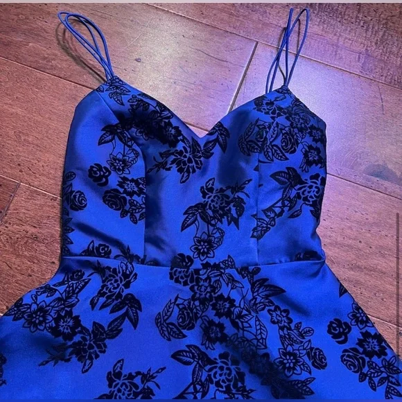 B. Darlin floral open back cocktail dress - Picture 4 of 7